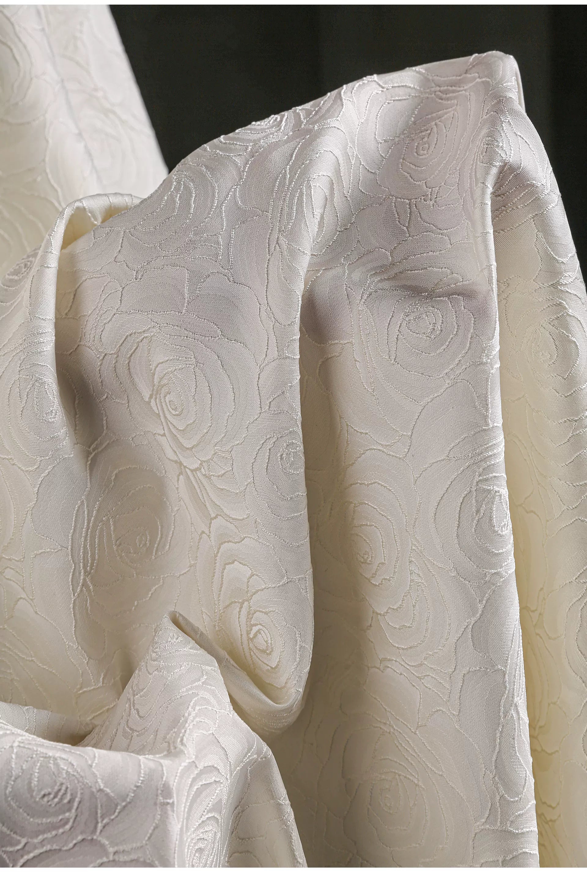 Jacquard Fabric White Large Rose Texture Windbreaker Dress Designer Cloth Diy Apaprel Sewing Meters Rayon Polyester Material