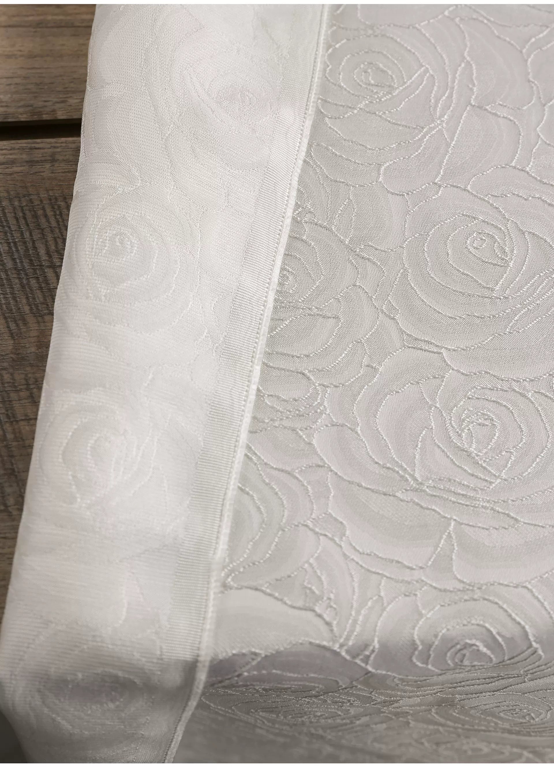 Jacquard Fabric White Large Rose Texture Windbreaker Dress Designer Cloth Diy Apaprel Sewing Meters Rayon Polyester Material