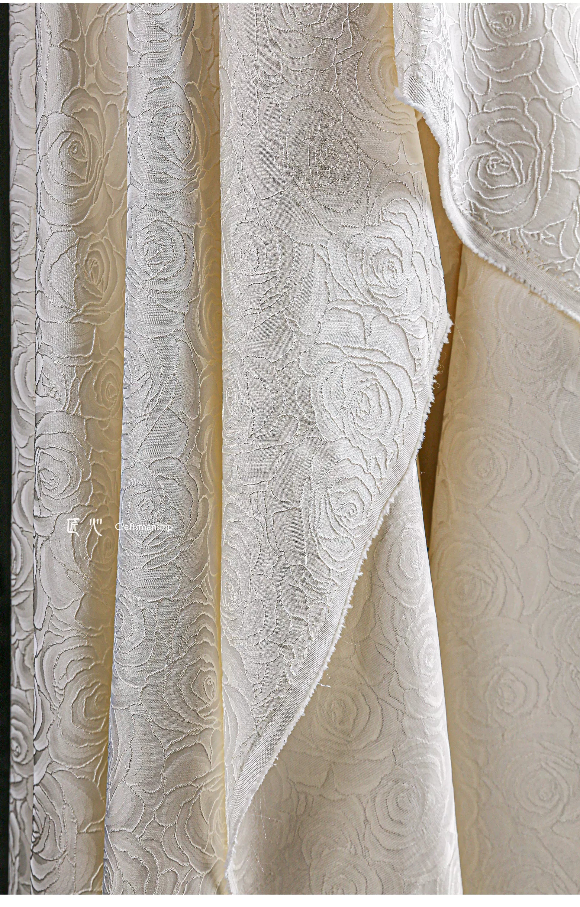 Jacquard Fabric White Large Rose Texture Windbreaker Dress Designer Cloth Diy Apaprel Sewing Meters Rayon Polyester Material