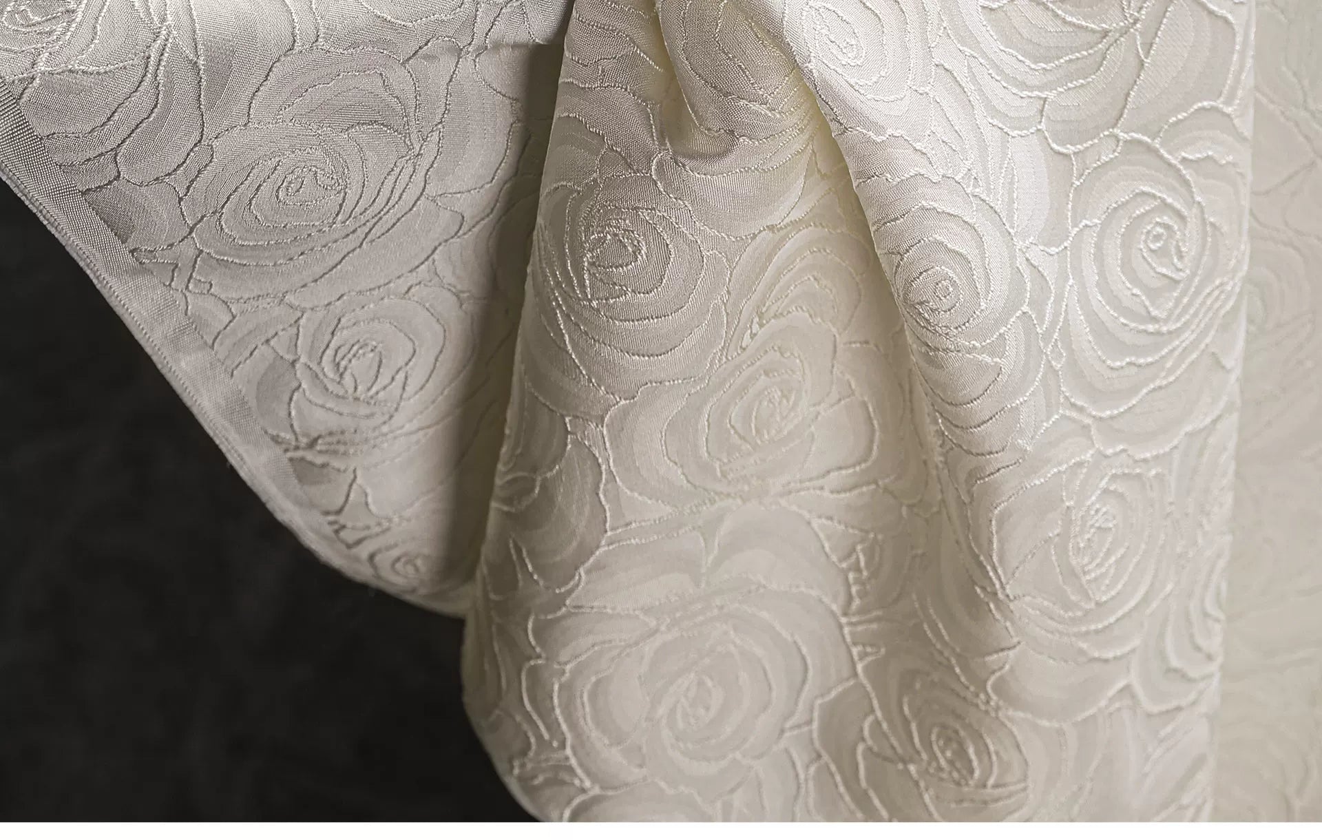 Jacquard Fabric White Large Rose Texture Windbreaker Dress Designer Cloth Diy Apaprel Sewing Meters Rayon Polyester Material