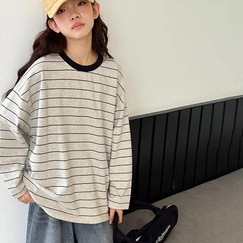 Girls' long sleeved T-shirt 2025 autumn outfit new children's striped casual top, girls' versatile spring and autumn base shirt