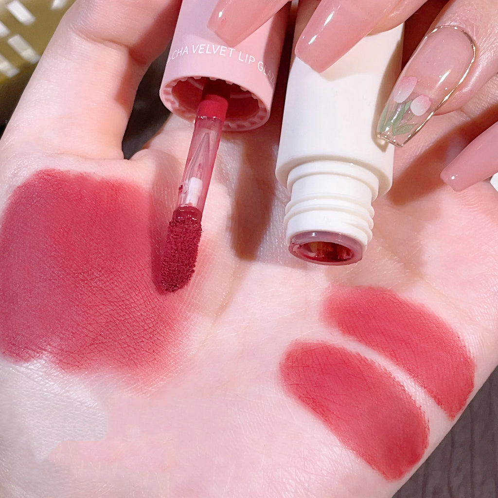 Velvet Matte Lip Gloss - Long-lasting, highly pigmented liquid lipstick in brown, pink, purple, red shades - for a portable dail