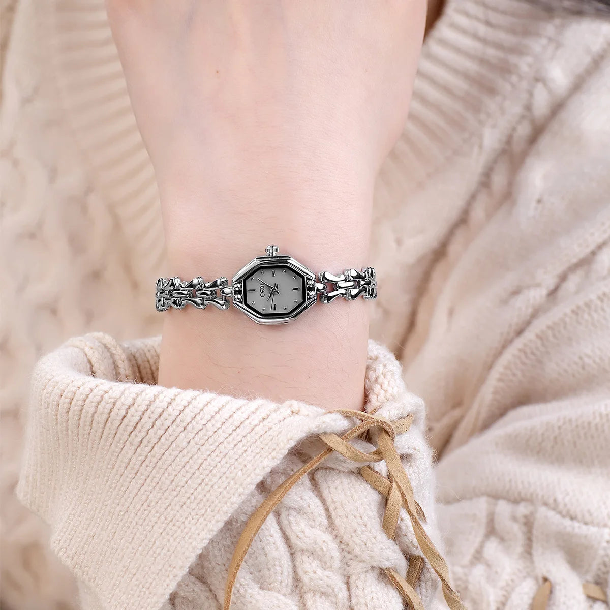 UTHAI CQ375 Fashionable Women watch retro bracelet watch octagonal quartz watch light luxury clock gift，watches for woman