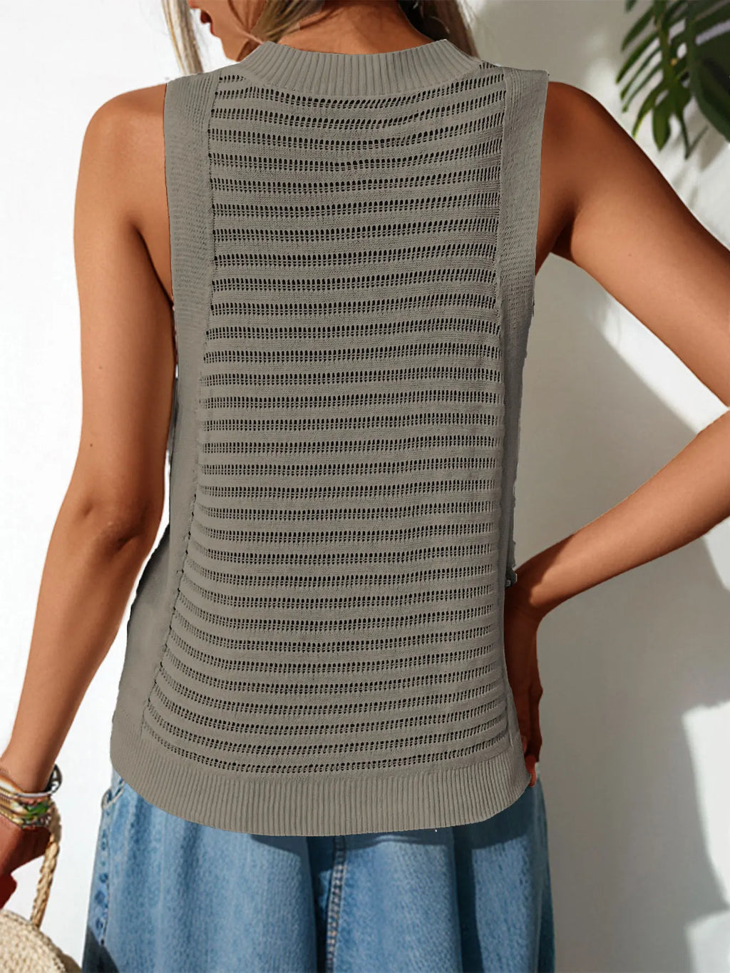 Women's summer cool hollow knit vest casual sleeveless shirt simple and stylish elegant style fashion empty shirt