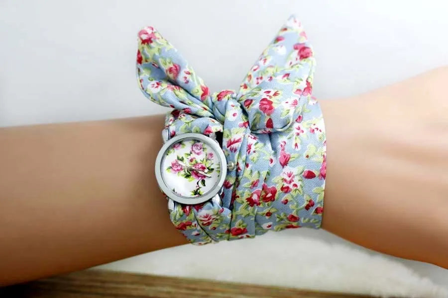 Shsby  New Design Ladies Flower Cloth Wristwatch Fashion Women Dress Watches High Quality Fabric Watch Sweet Girls Watch Gift