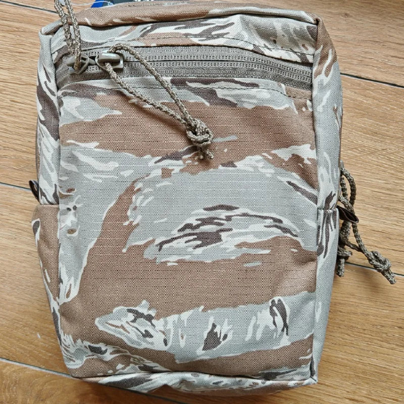SS Style Outdoor Multifunctional Miscellaneous Water Bottle Bag