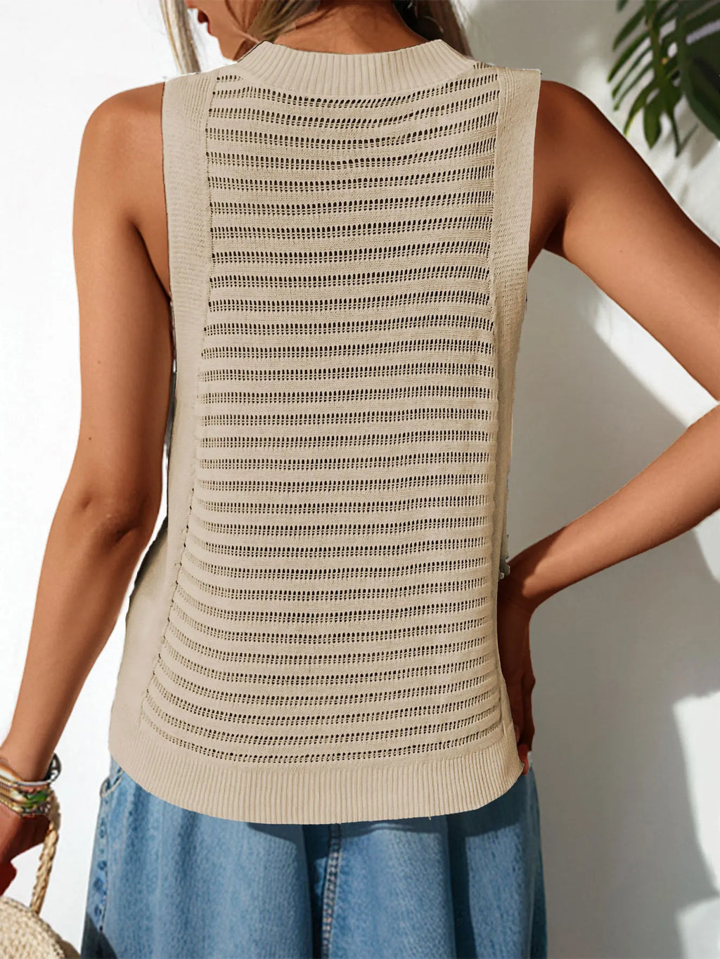 Women's summer cool hollow knit vest casual sleeveless shirt simple and stylish elegant style fashion empty shirt