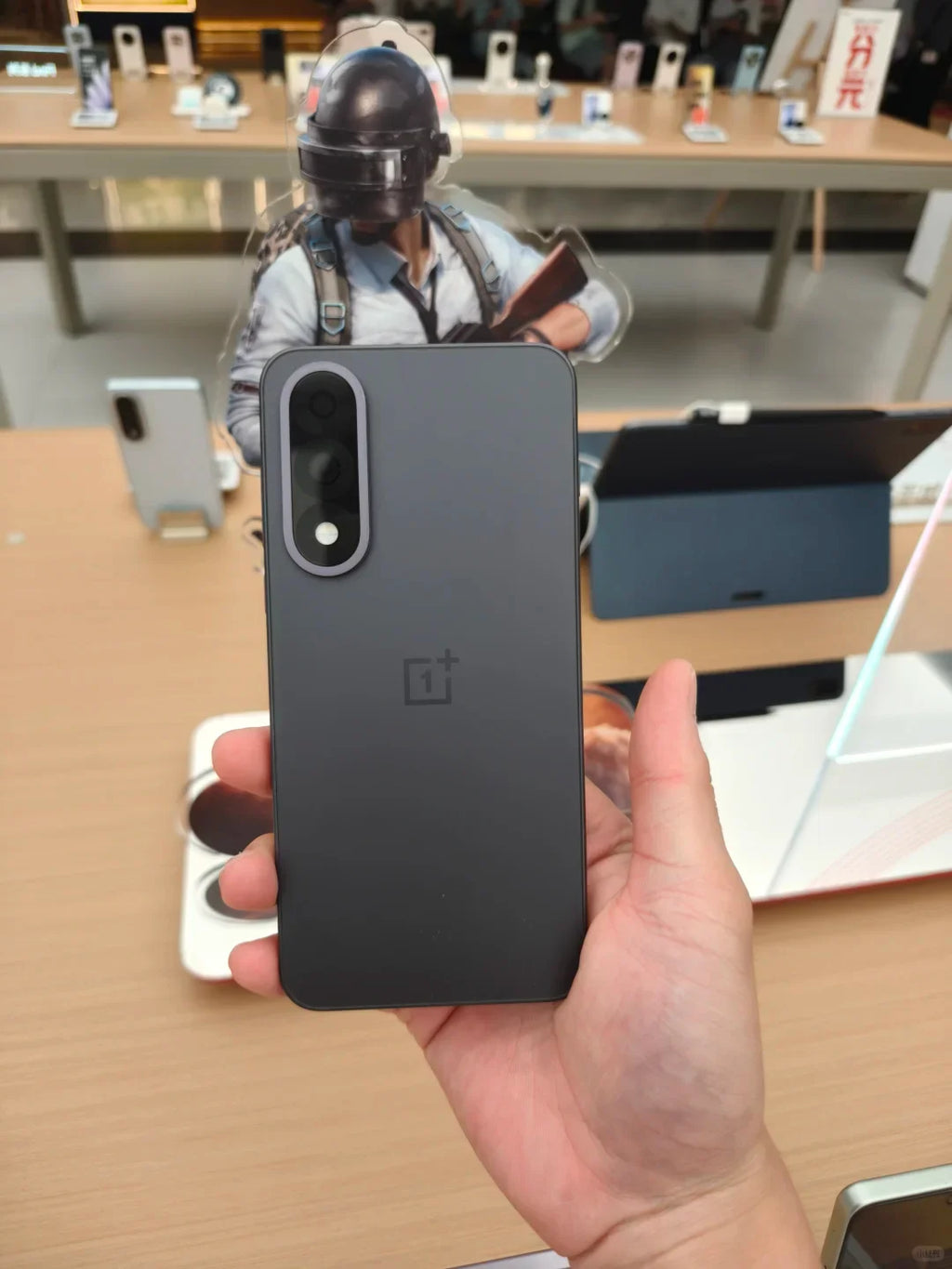 OnePlus Nord 5 Smartphone 5G Snapdragon 8s Gen 3  6.83”AMOLED Display 144 Hz 5200mAh 80W SUPERVOOC Charging 50MP Dual Cameras