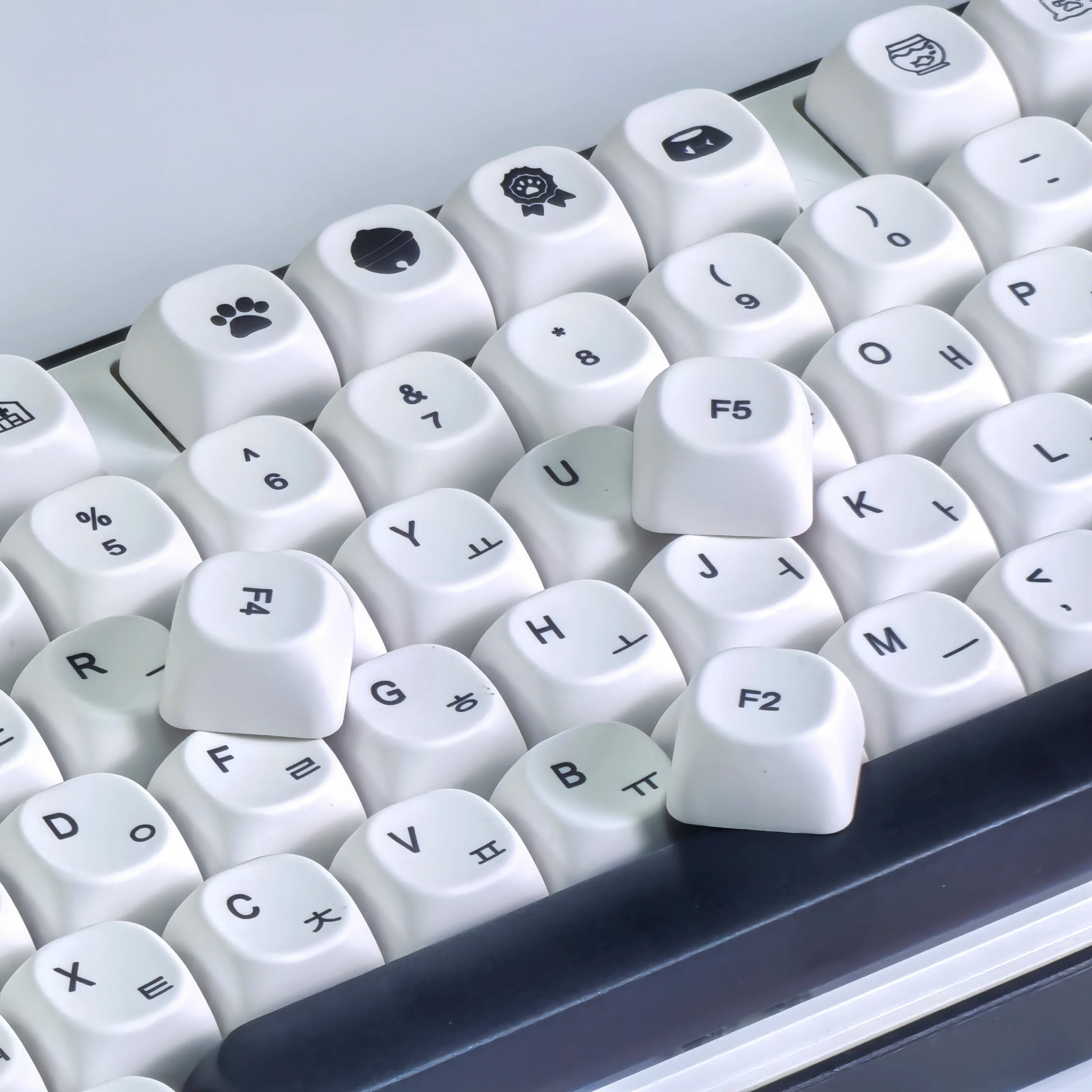 MAIMOOO MOA Keycap Korean Russian English 120Keys Round Cute Pbt Minimalist Style Black And White Cute Kitty Keycaps