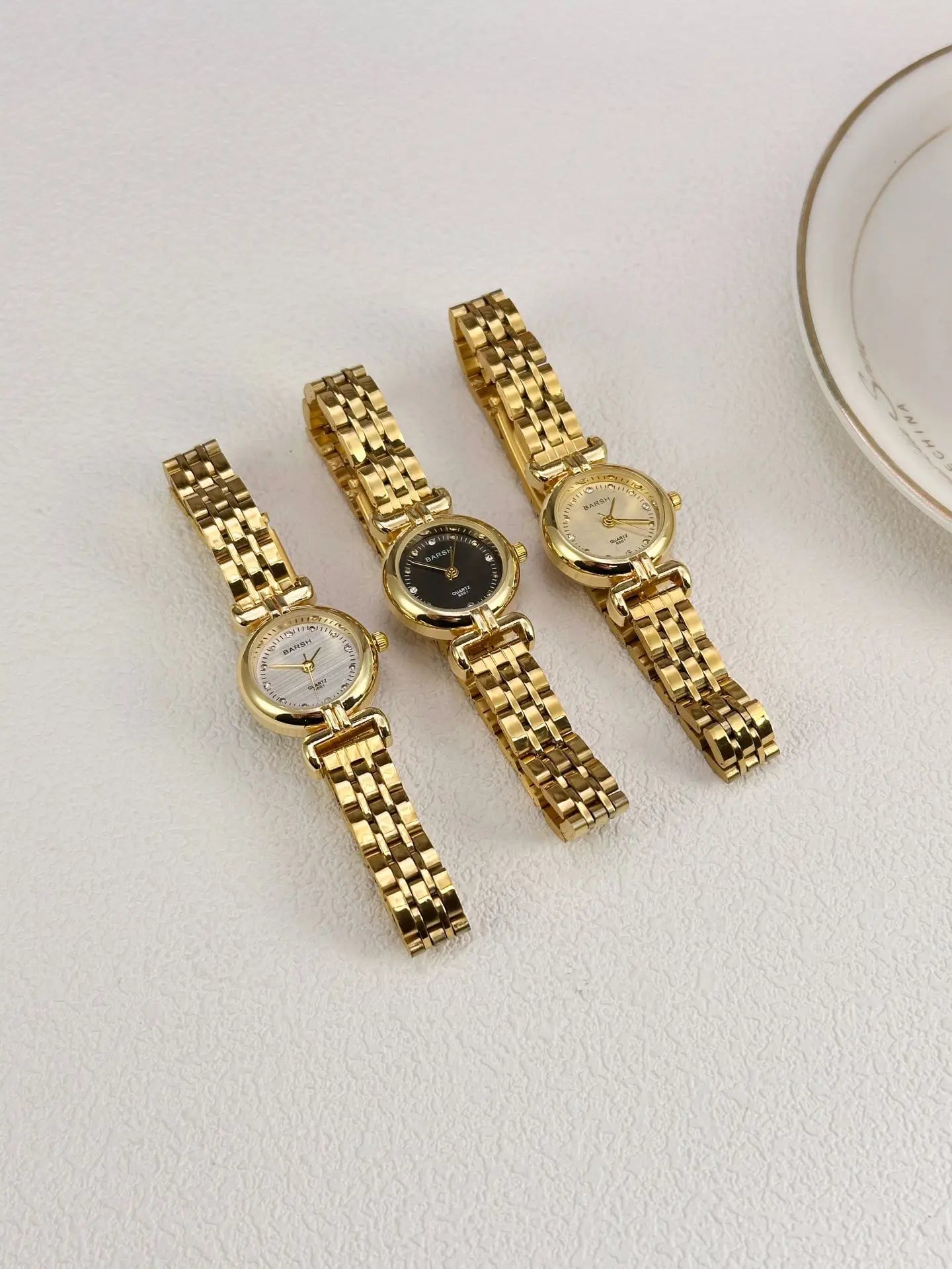 New Women Watch High-end Feel Gold Steel Strip Simple Temperament Ancient Style Ladies Fashion Quartz Wristwatches
