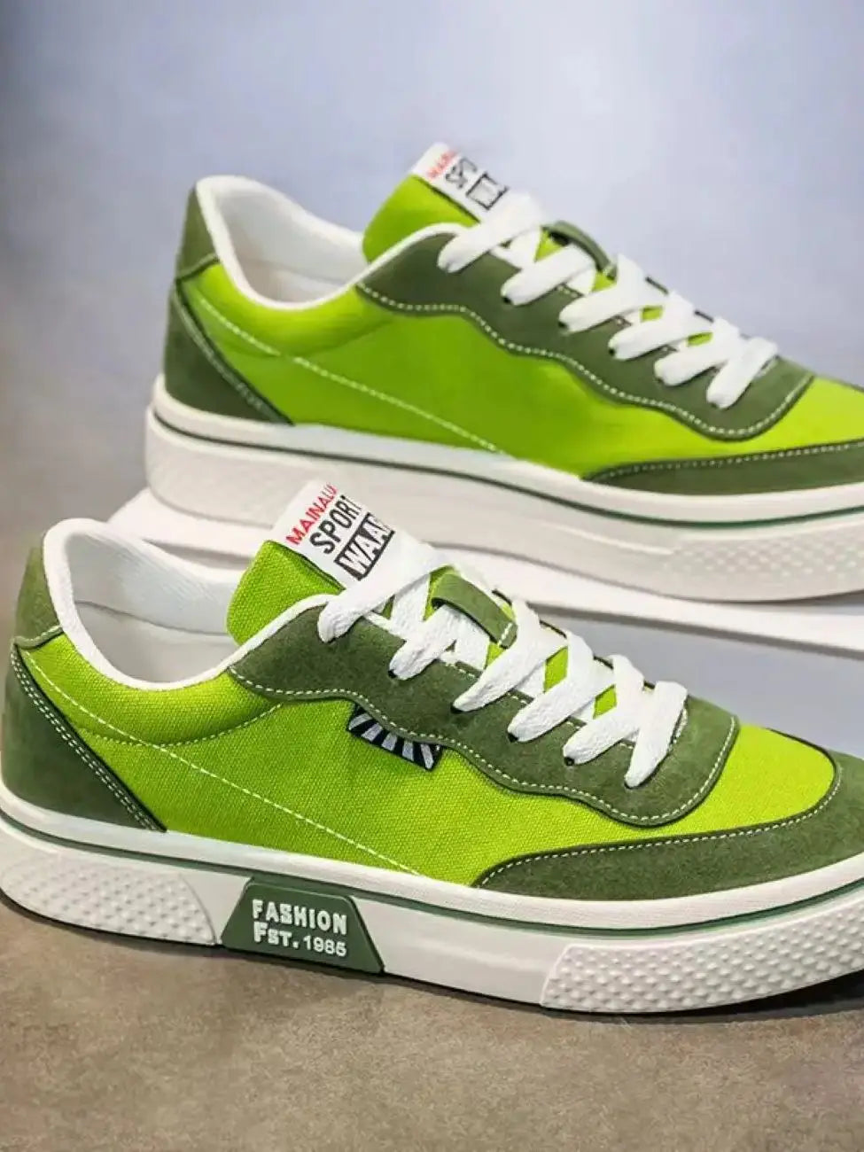 New spring outdoor sports skateboard shoes, lightweight and comfortable, with multiple colors to choose from. Large size, suitab