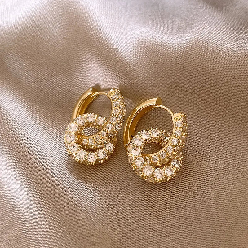 Luxurious Micro Inlaid Zircon Ring Interlocking Pendant Earrings For Exquisite Jewelry Parties Women and Girls 2024 Accessories