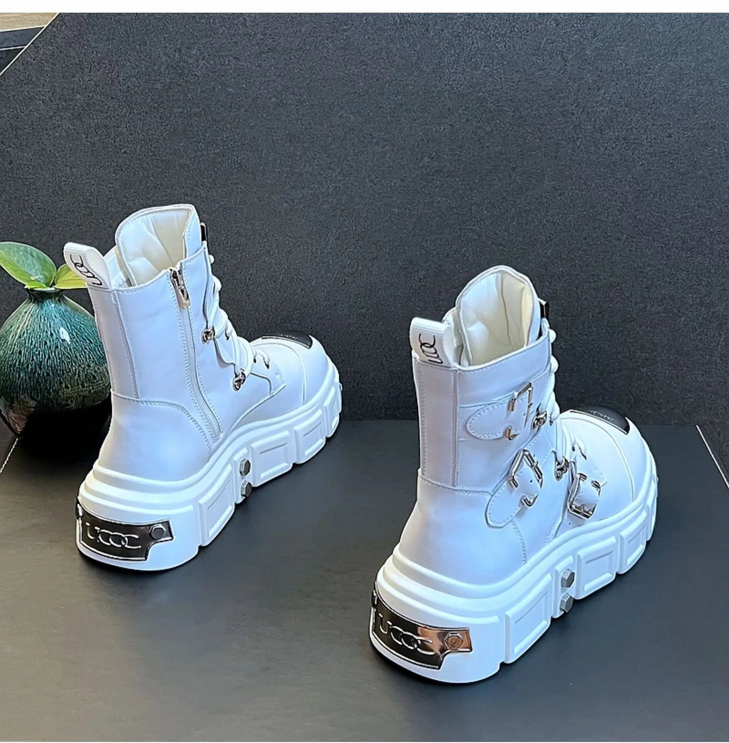New Arrival Men Fashion Casual Metal Short Boots Spring Autumn Luxury Designer Youth Trending High Top Thick Bottom Sneakers