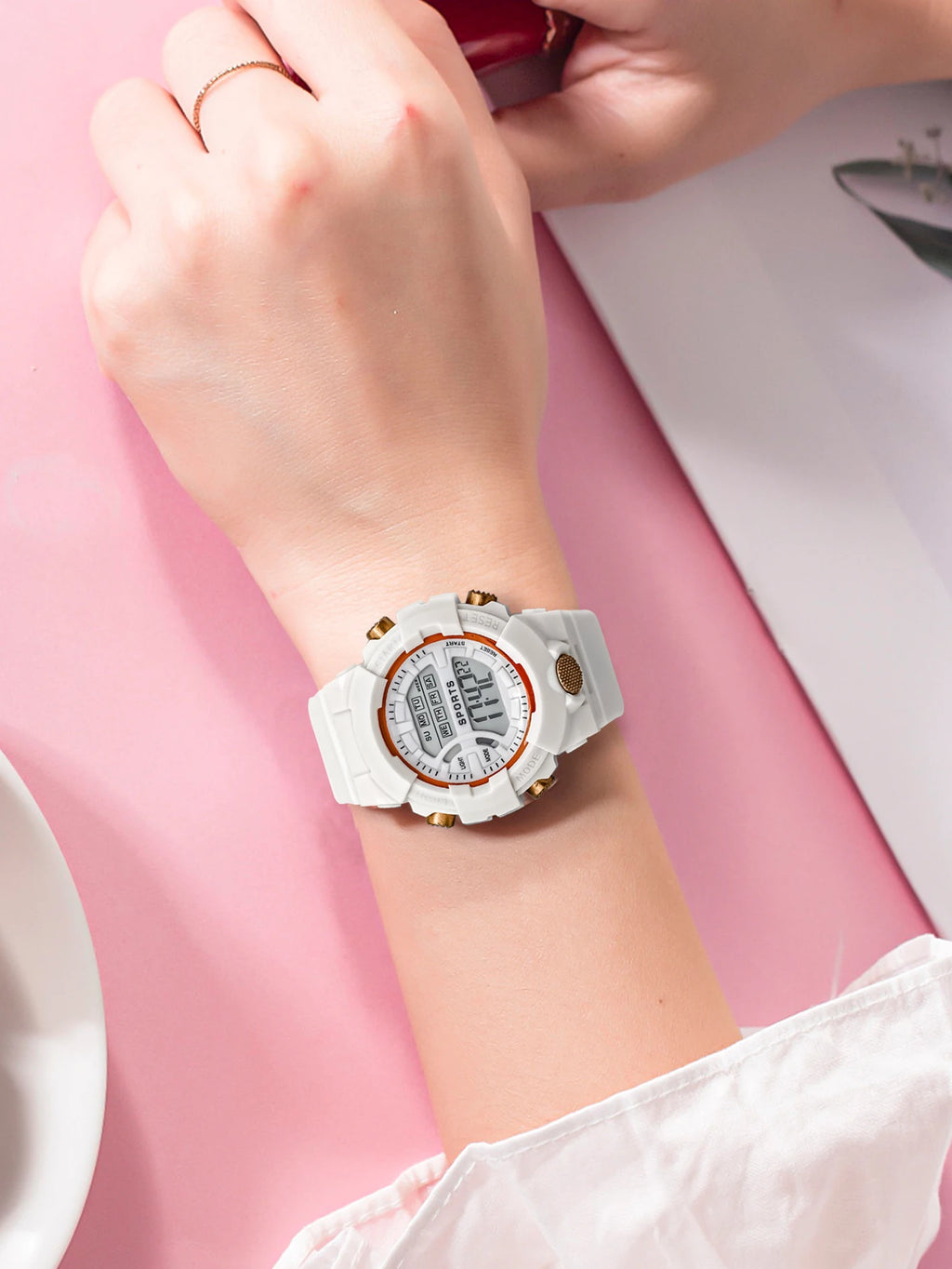 Hot Selling Simple and Fashionable Women Digital Electronic Watch Multifunctional Outdoor Fitness Watch Men and Women Watch