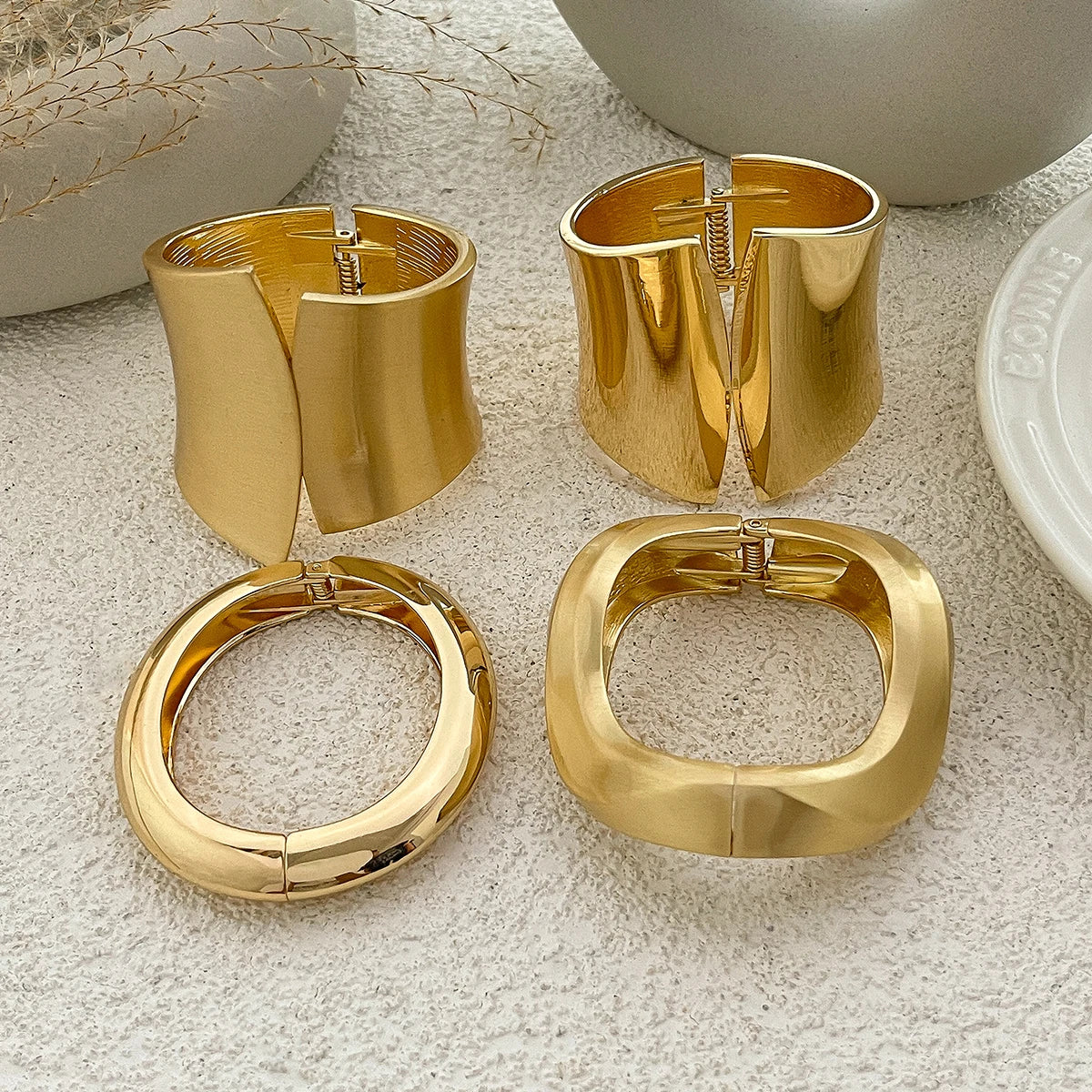 Salircon Exaggerated Vintage Geometric Wave Shape Open Spring Bangles Bracelet Woman Trending Punk Heavy Metal Bracelet Jewelry