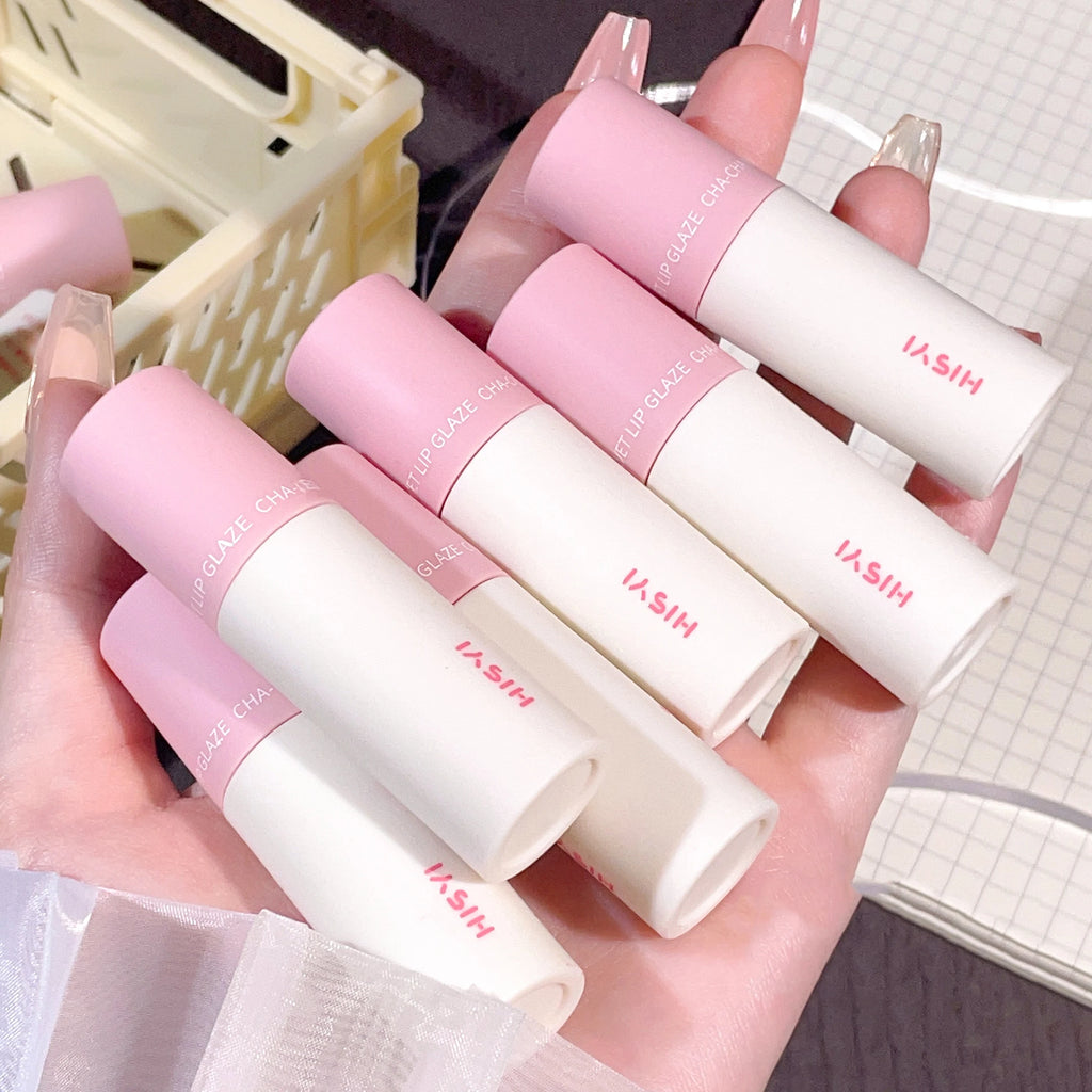 Velvet Matte Lip Gloss - Long-lasting, highly pigmented liquid lipstick in brown, pink, purple, red shades - for a portable dail
