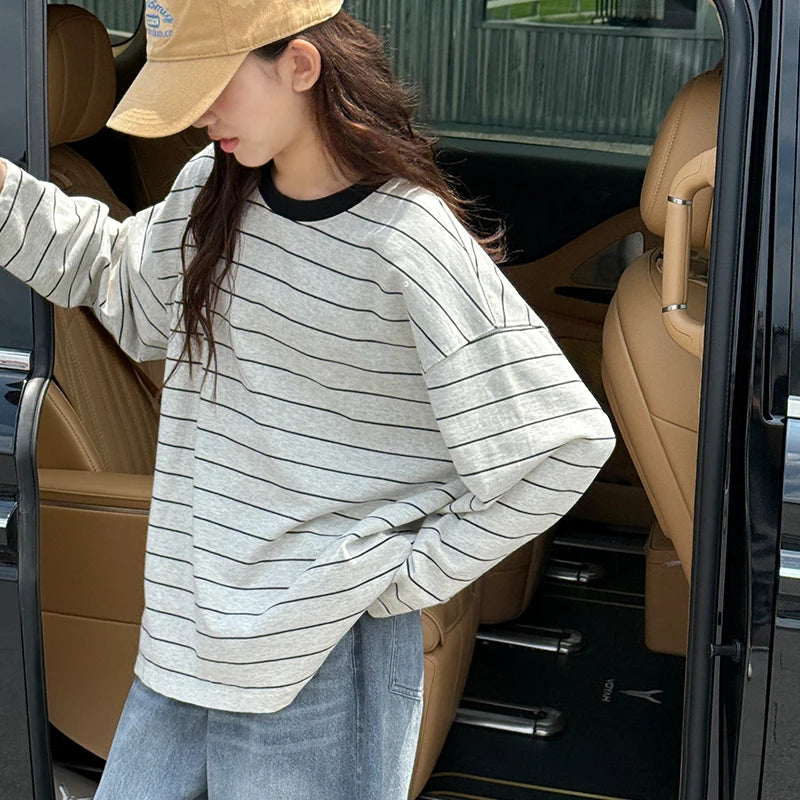 Girls' long sleeved T-shirt 2025 autumn outfit new children's striped casual top, girls' versatile spring and autumn base shirt
