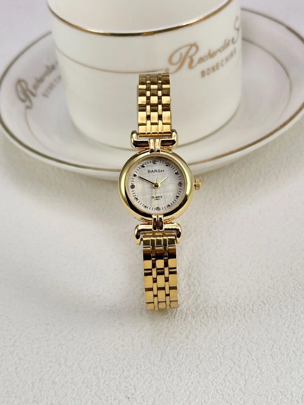 New Women Watch High-end Feel Gold Steel Strip Simple Temperament Ancient Style Ladies Fashion Quartz Wristwatches