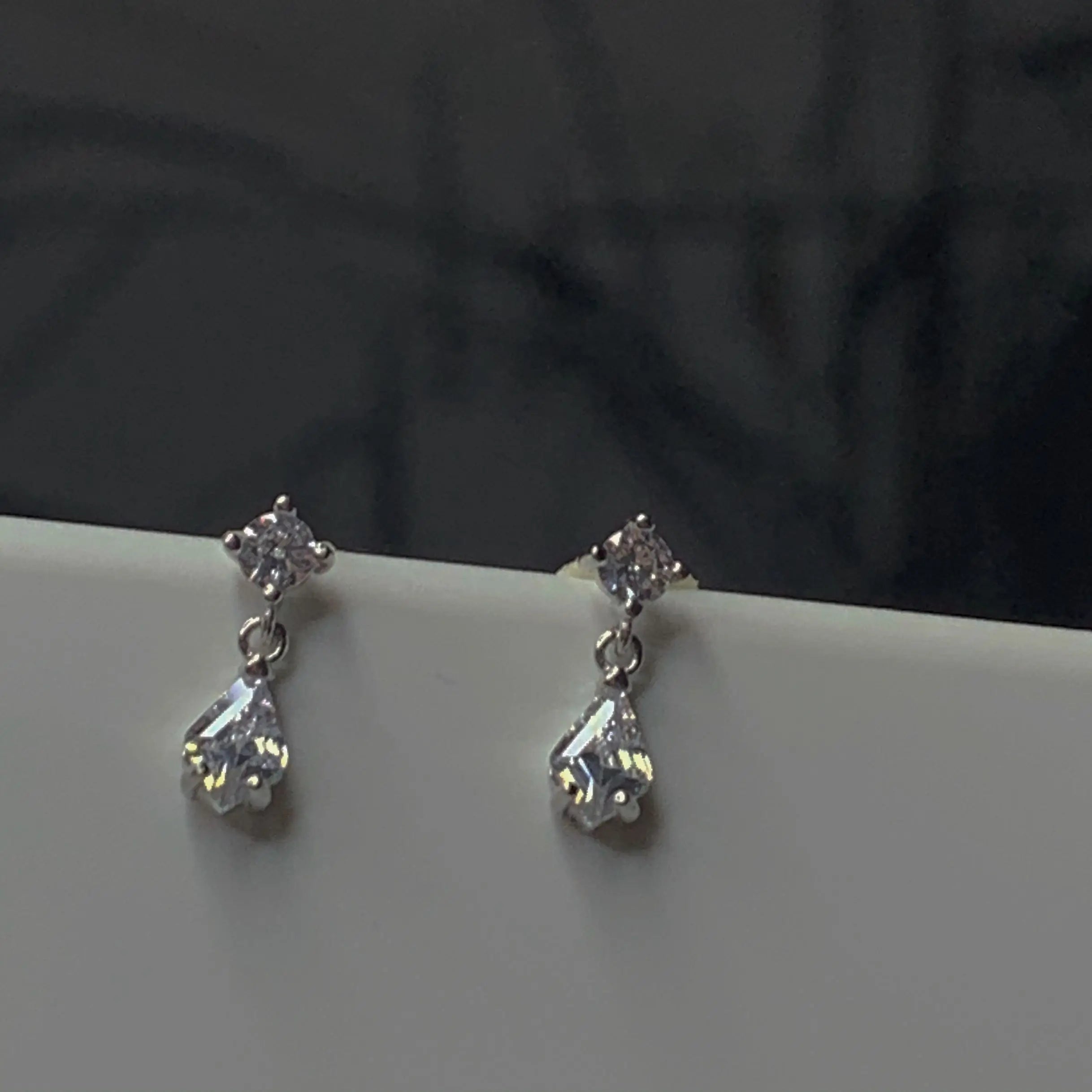 925 Silver Needle Water Drop Flower Crystal Earrings Shiny Silver Color Beautiful Mini Earrings Jewelry Gifts