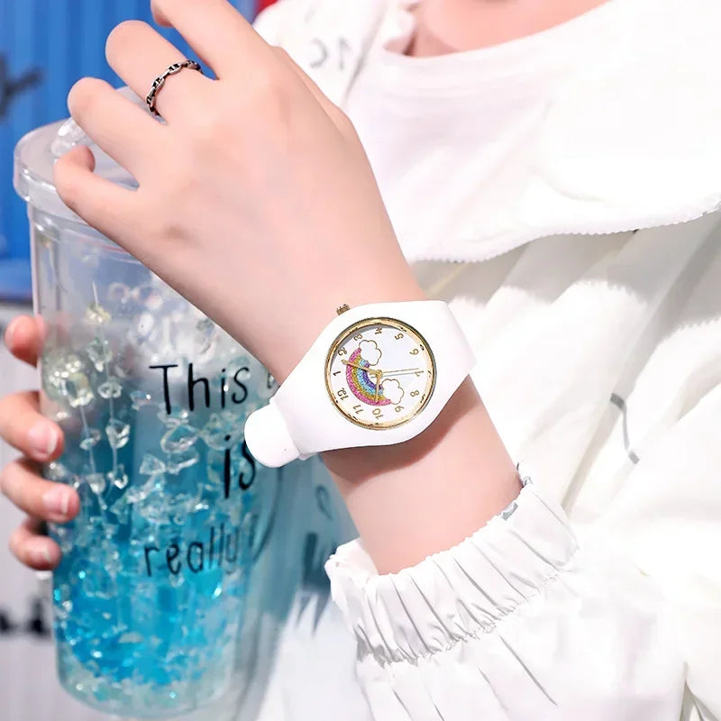 Ladies Fashion Watch Couple Quartz Watch Jelly Color Rubber Sports Clock Suitable for Women Men Starry Earth Rainbow Watch