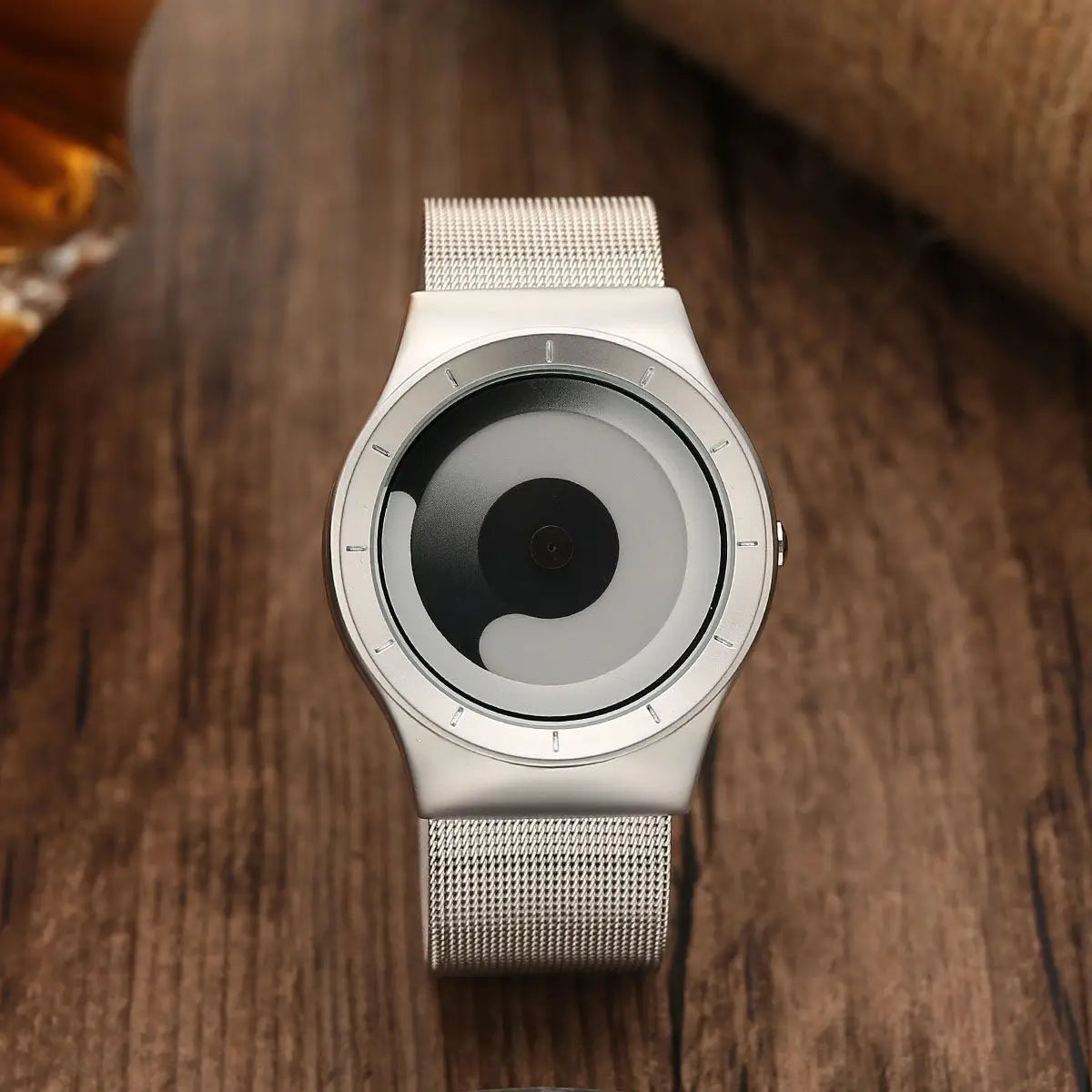Fashionable trendy man watches personalized creativity no pointers starry vortex circular dial quartz watch relojes para hombres