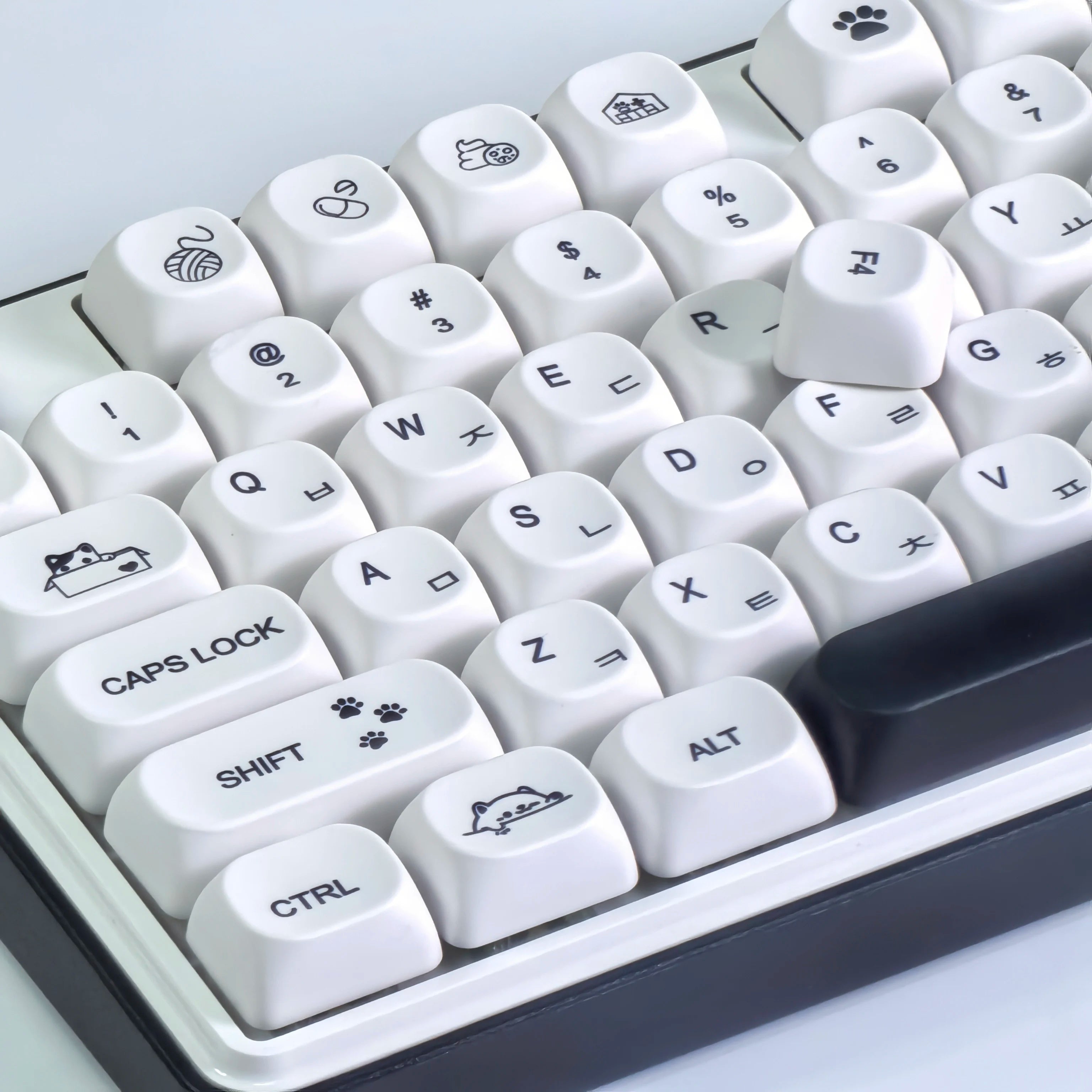 MAIMOOO MOA Keycap Korean Russian English 120Keys Round Cute Pbt Minimalist Style Black And White Cute Kitty Keycaps