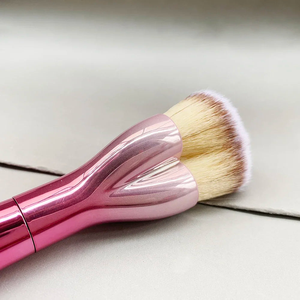 Love Beauty Fully Love is The Foundation Brush Pink Heart-Shaped Flawless Foundation Cream Makeup Brush Beauty Tool