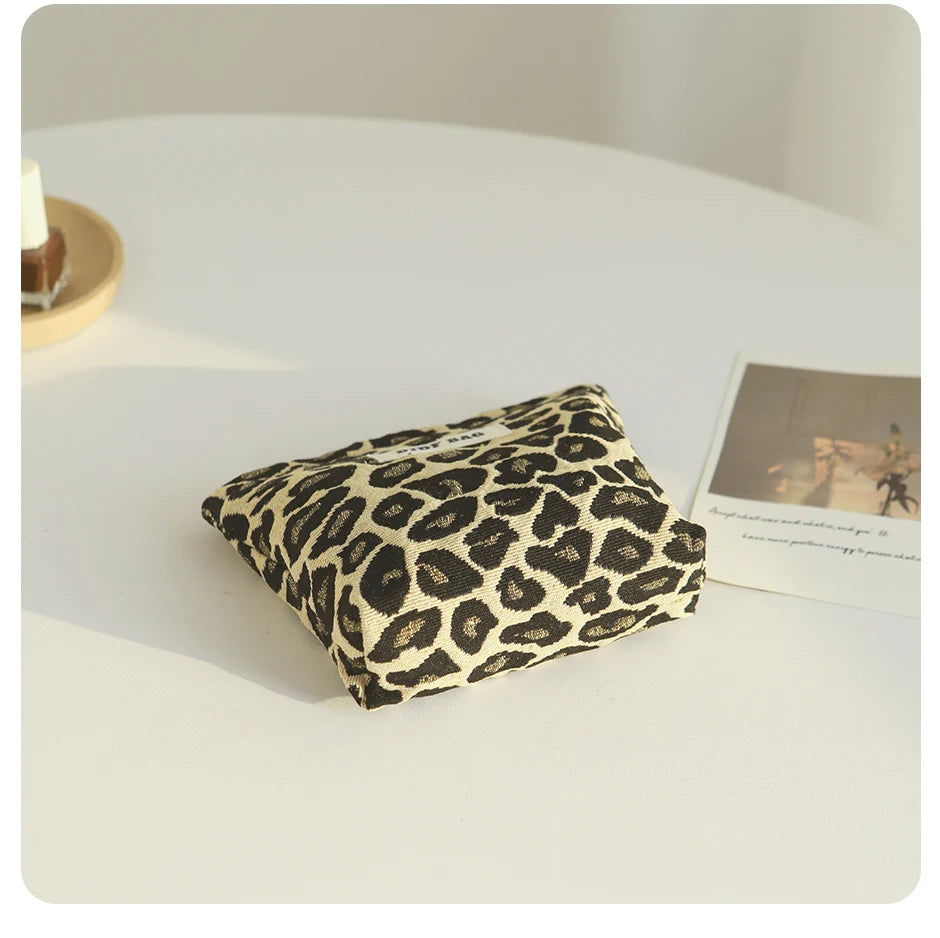 Small leopard print coin purse women's makeup bag portable cosmetics storage bag fashion lipstick bag daily commuting liner bag