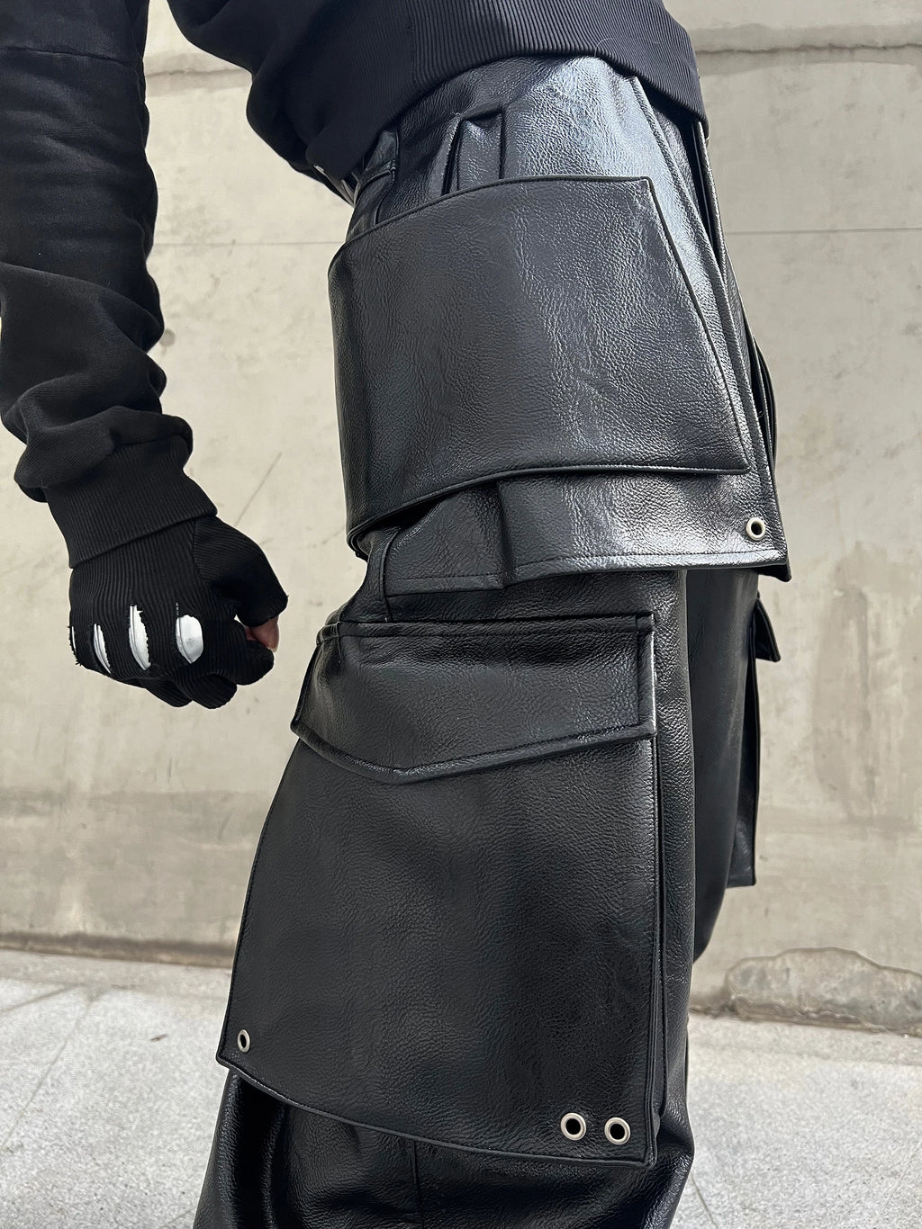 Mauroicardi Spring Cool Long Baggy Black Pu Leather Wide Leg Cargo Pants Men with Many Pockets Mens Designer Clothes Streetwear