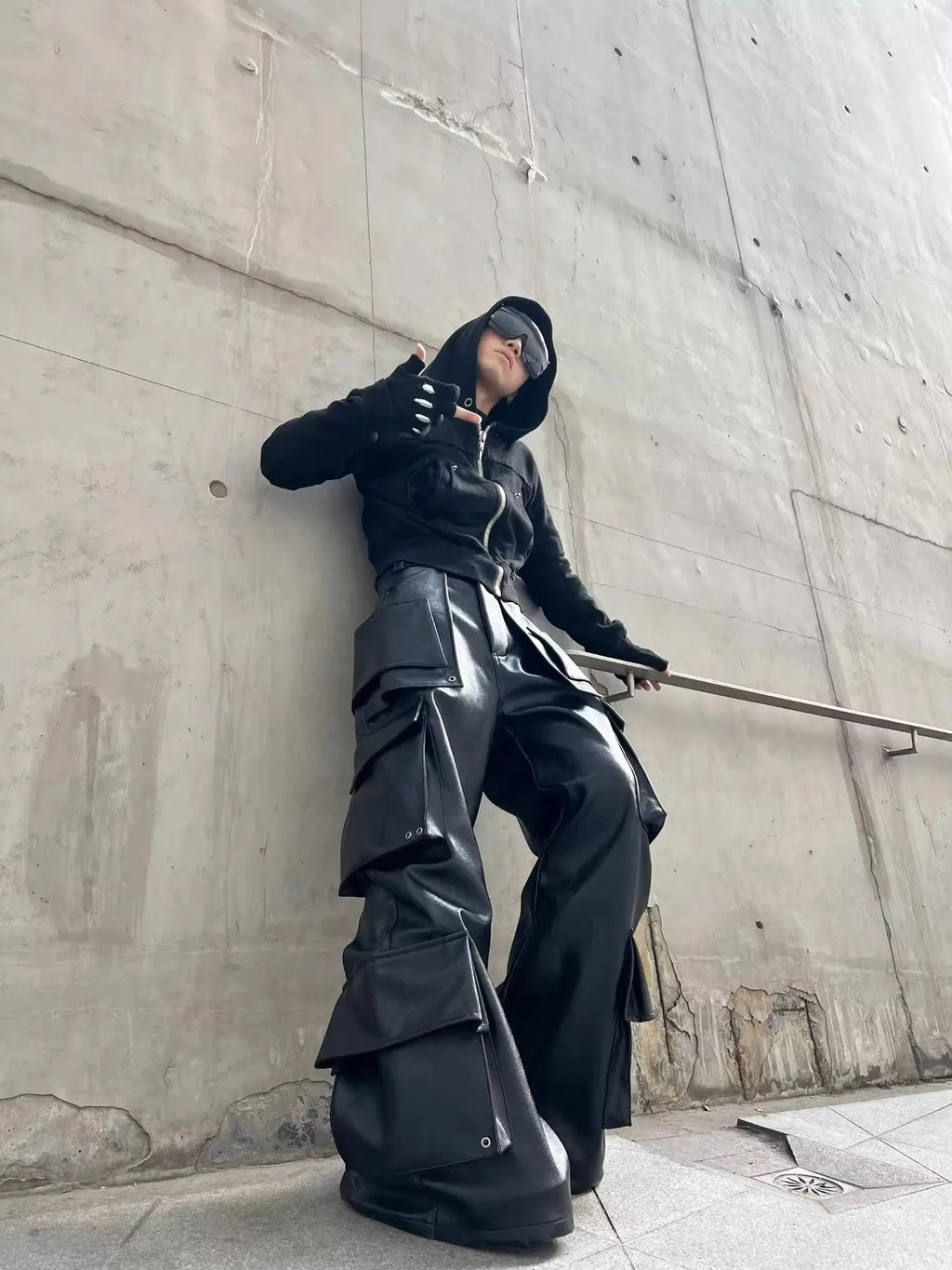 Mauroicardi Spring Cool Long Baggy Black Pu Leather Wide Leg Cargo Pants Men with Many Pockets Mens Designer Clothes Streetwear