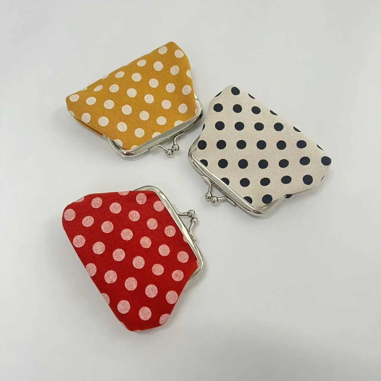 1pc Women's Polka Dot Coin Purse with Lock Closure,(Black/White, Red/White, Yellow/White),Lipstick Storage,Fashionable Accessory