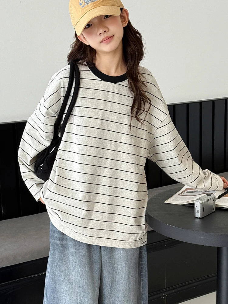 Girls' long sleeved T-shirt 2025 autumn outfit new children's striped casual top, girls' versatile spring and autumn base shirt