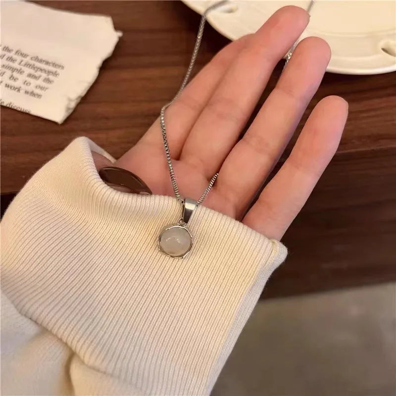 Best Sellers! White jade round pendant necklace
