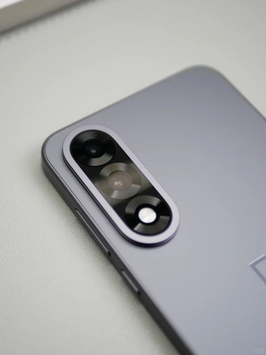 OnePlus Nord 5 Smartphone 5G Snapdragon 8s Gen 3  6.83”AMOLED Display 144 Hz 5200mAh 80W SUPERVOOC Charging 50MP Dual Cameras