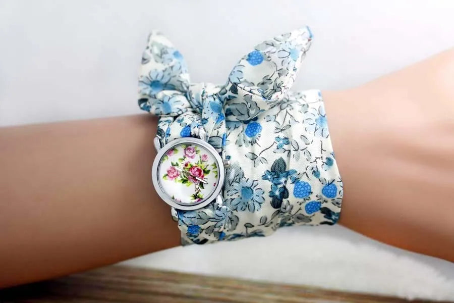 Shsby  New Design Ladies Flower Cloth Wristwatch Fashion Women Dress Watches High Quality Fabric Watch Sweet Girls Watch Gift