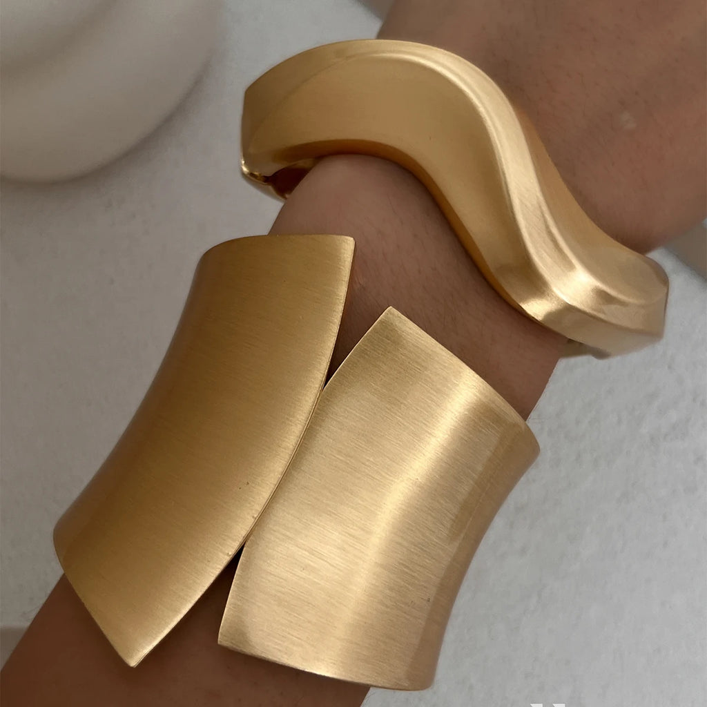 Salircon Exaggerated Vintage Geometric Wave Shape Open Spring Bangles Bracelet Woman Trending Punk Heavy Metal Bracelet Jewelry