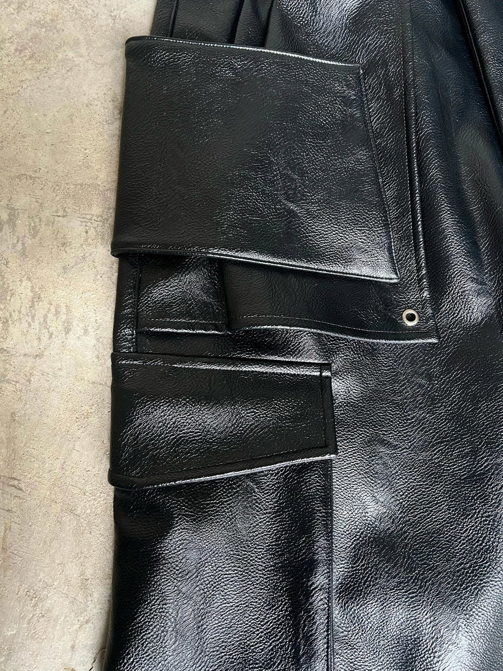Mauroicardi Spring Cool Long Baggy Black Pu Leather Wide Leg Cargo Pants Men with Many Pockets Mens Designer Clothes Streetwear