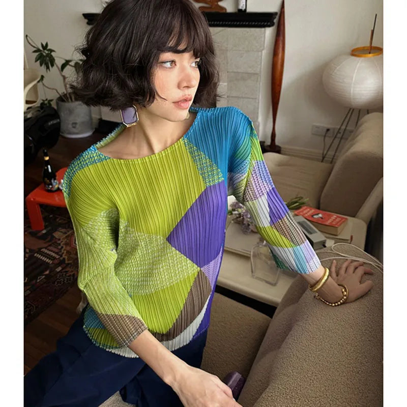 Ladies New Pleated Fabric Blouse Short Sleeve Round Neck Loose T-Shirt With Slim Design And Versatile Spring And Summer T-Shirt