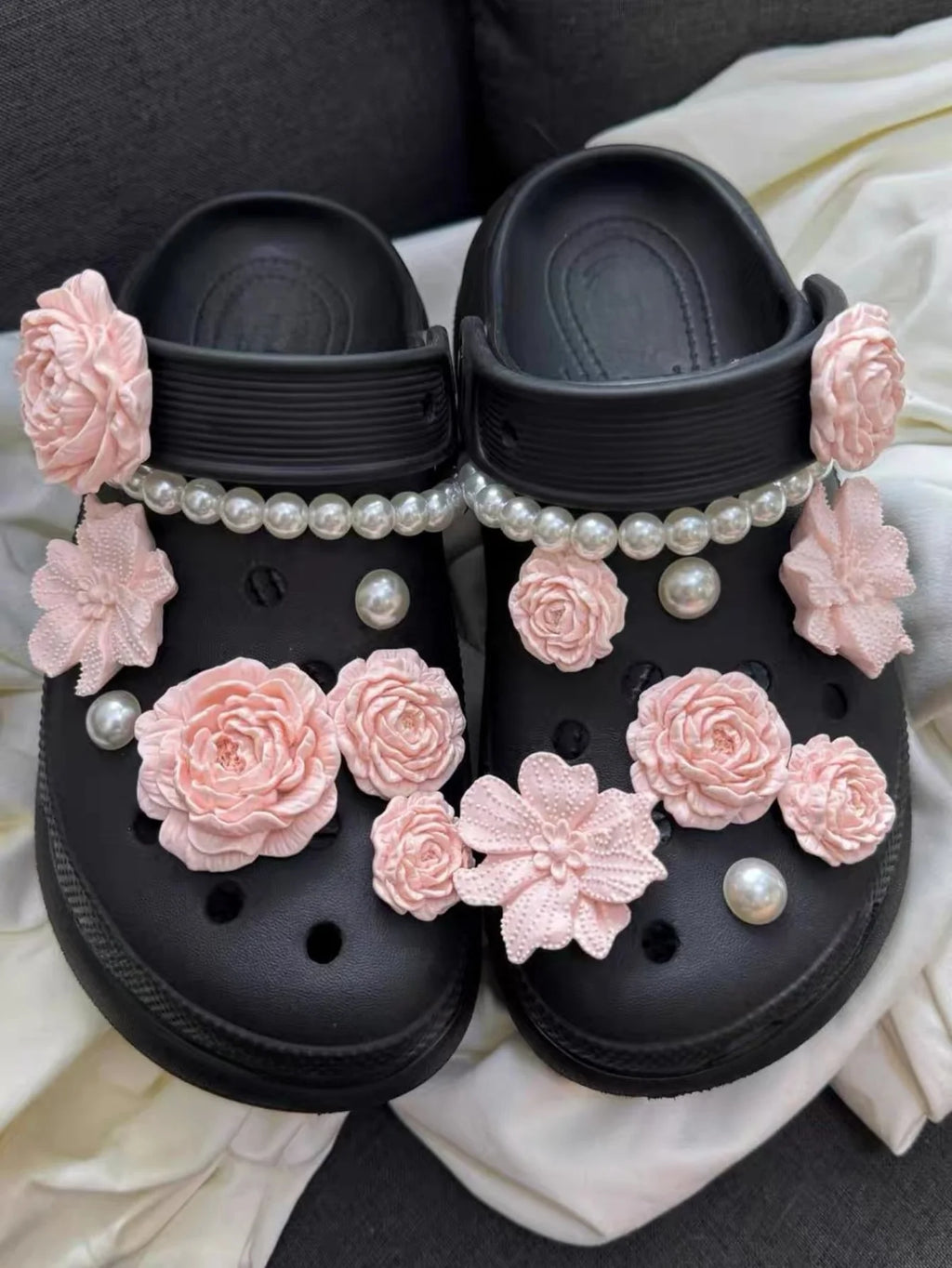 17pieces of fashionable shoe accessories: set of holes for shoe buckles, DIY new Flower Mountain Camellia 3D flower shoe adornm