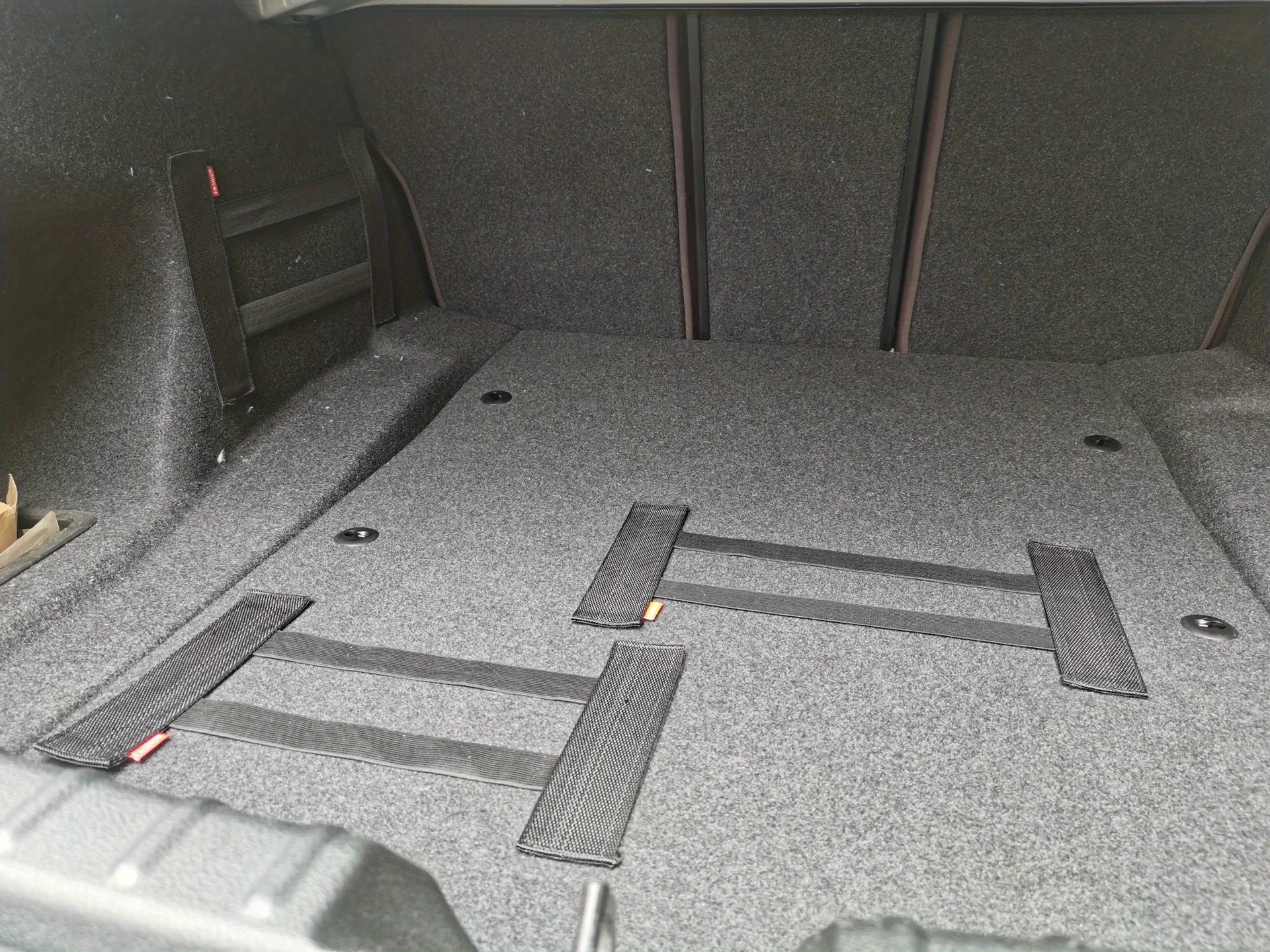 1pc Car trunk miscellaneous storage net Car Velcro miscellaneous fixed storage net