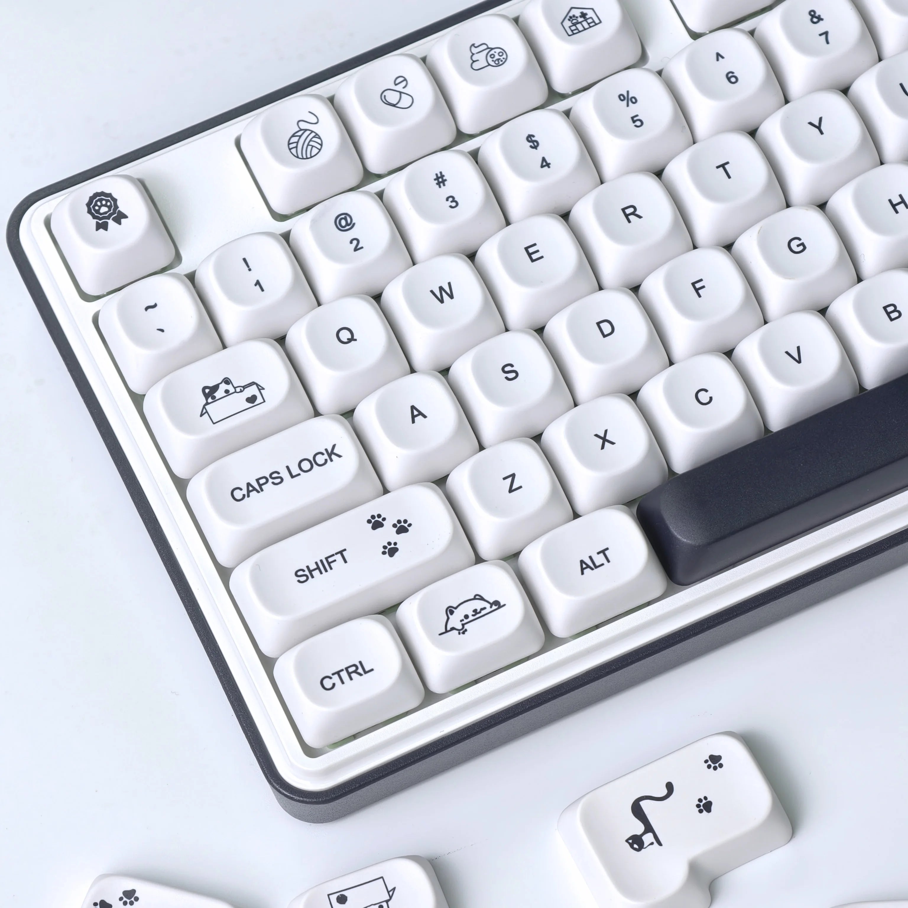 MAIMOOO MOA Keycap Korean Russian English 120Keys Round Cute Pbt Minimalist Style Black And White Cute Kitty Keycaps