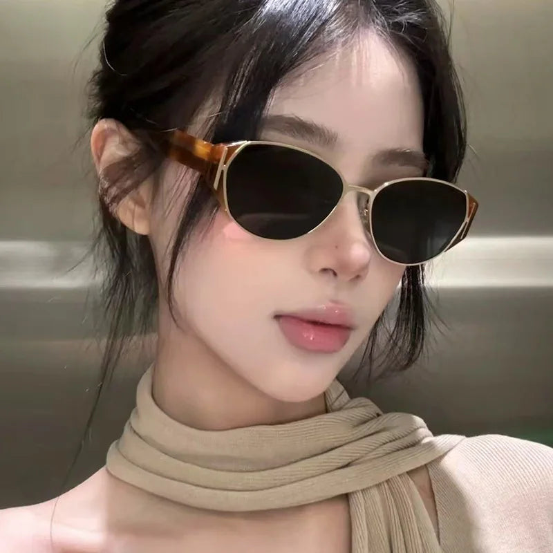 2PCS Hot Girl Retro Cat Eye Sunglasses Women High-end Metal Travel Sunglasses Square Face Makes Her Look Thin 2239-1