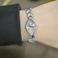 2025 new vintage style waterproof  artistic quartz light luxury  women's watch steel