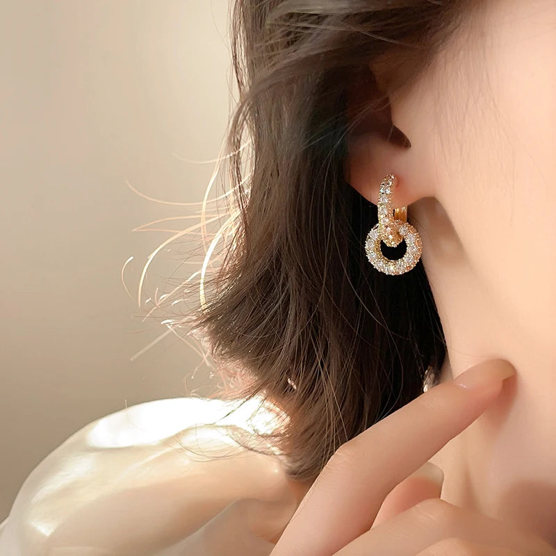 Luxurious Micro Inlaid Zircon Ring Interlocking Pendant Earrings For Exquisite Jewelry Parties Women and Girls 2024 Accessories