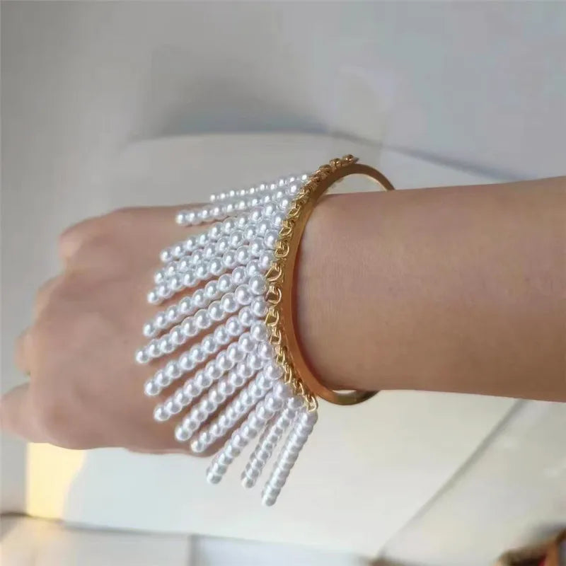 Luxury New Pearl Tassel Bracelet For Women Creative Fashion Designers Wedding Party Bracelets Bangles