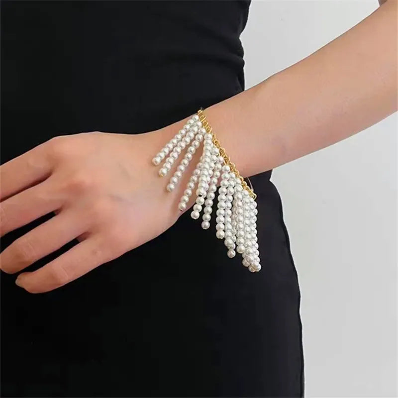 Luxury New Pearl Tassel Bracelet For Women Creative Fashion Designers Wedding Party Bracelets Bangles