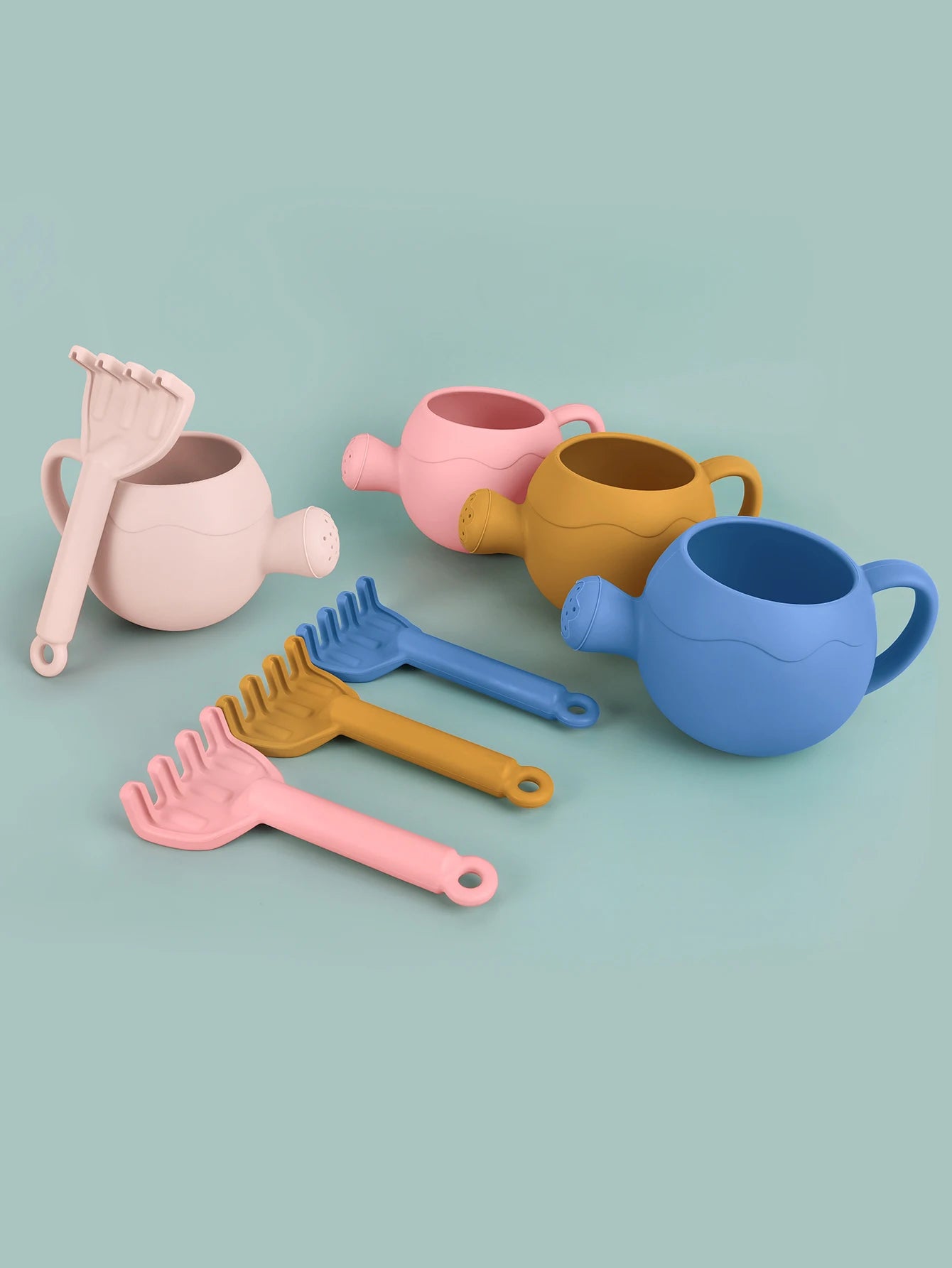 Summer Beach Toys Sand playing tools Soft Silicone Watering Pot Rake Set Play Sand Bucket Shovels Suitable for children outdoors