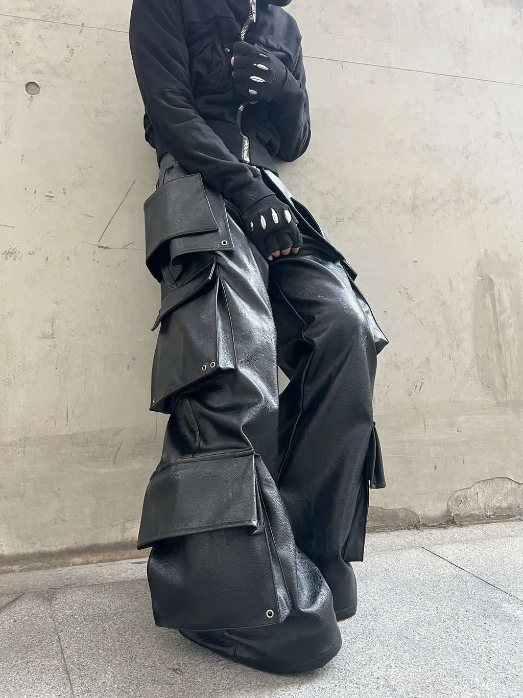Mauroicardi Spring Cool Long Baggy Black Pu Leather Wide Leg Cargo Pants Men with Many Pockets Mens Designer Clothes Streetwear