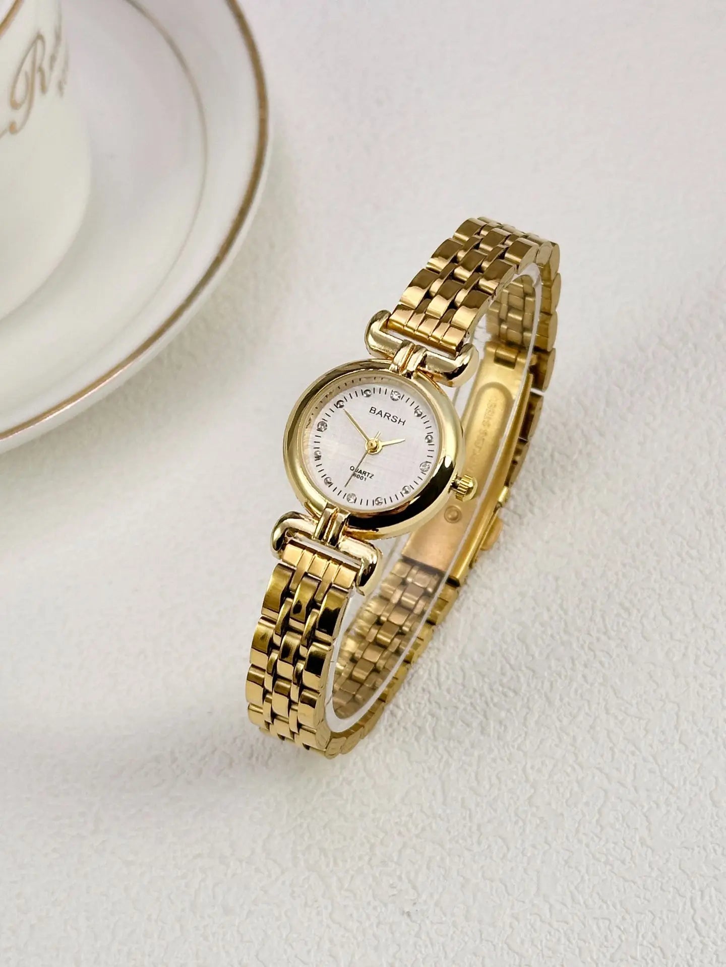 New Women Watch High-end Feel Gold Steel Strip Simple Temperament Ancient Style Ladies Fashion Quartz Wristwatches